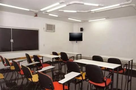 Sala de aula para cursos do IOCP